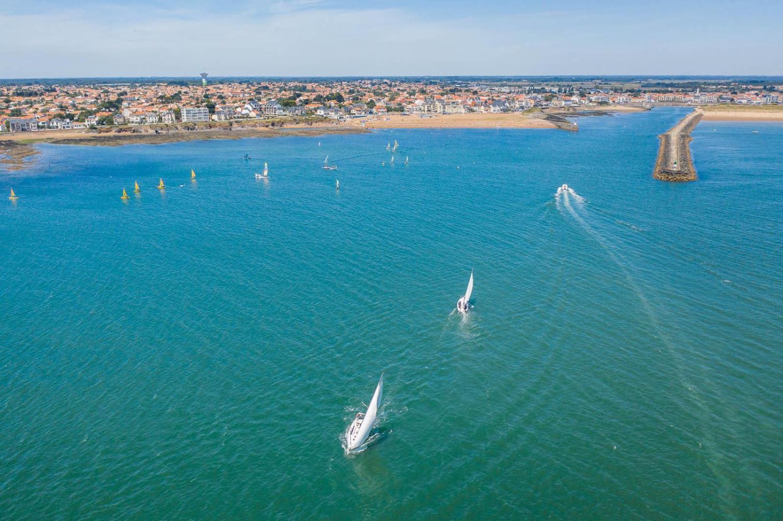 Le Bateau Ivre 50 M De La Plage Сен-Жиль-Круа-де-Ви Экстерьер фото